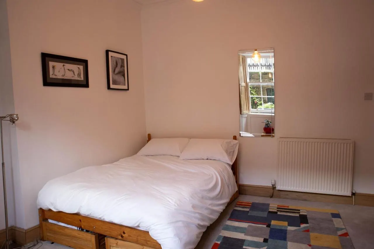 Elegant & Sunny 2Bd Basement Stay, Edinburgh! Apartment Edinburgh