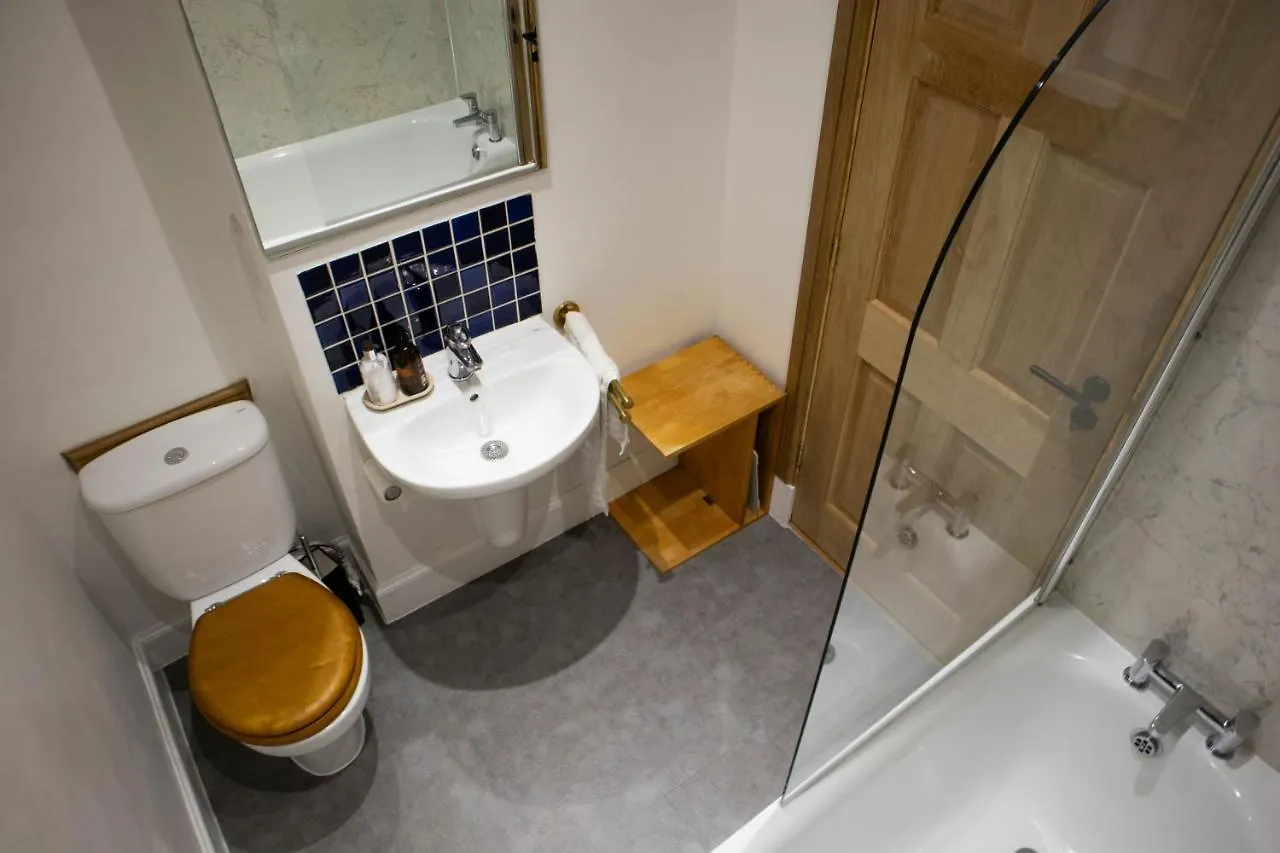 Elegant & Sunny 2Bd Basement Stay, Edinburgh! Edinburgh