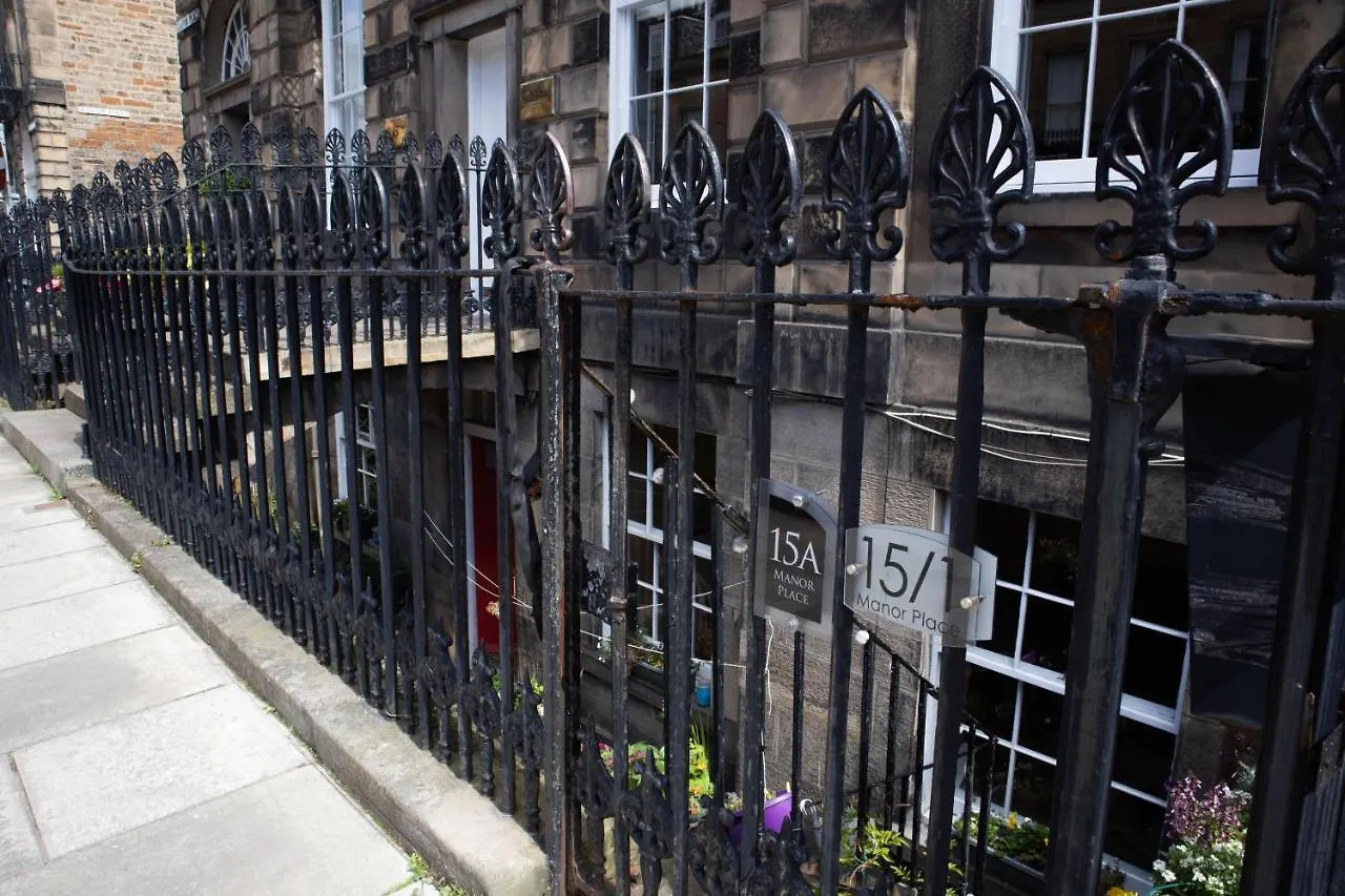 Elegant & Sunny 2Bd Basement Stay, Edinburgh! Apartment