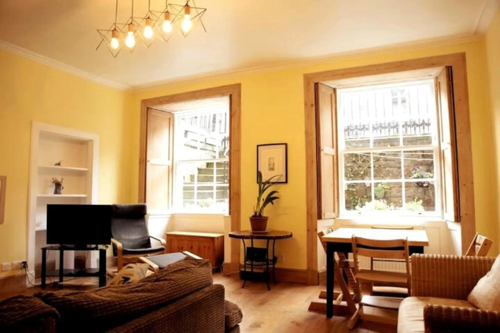 아파트 Elegant & Sunny 2Bd Basement Stay, Edinburgh!