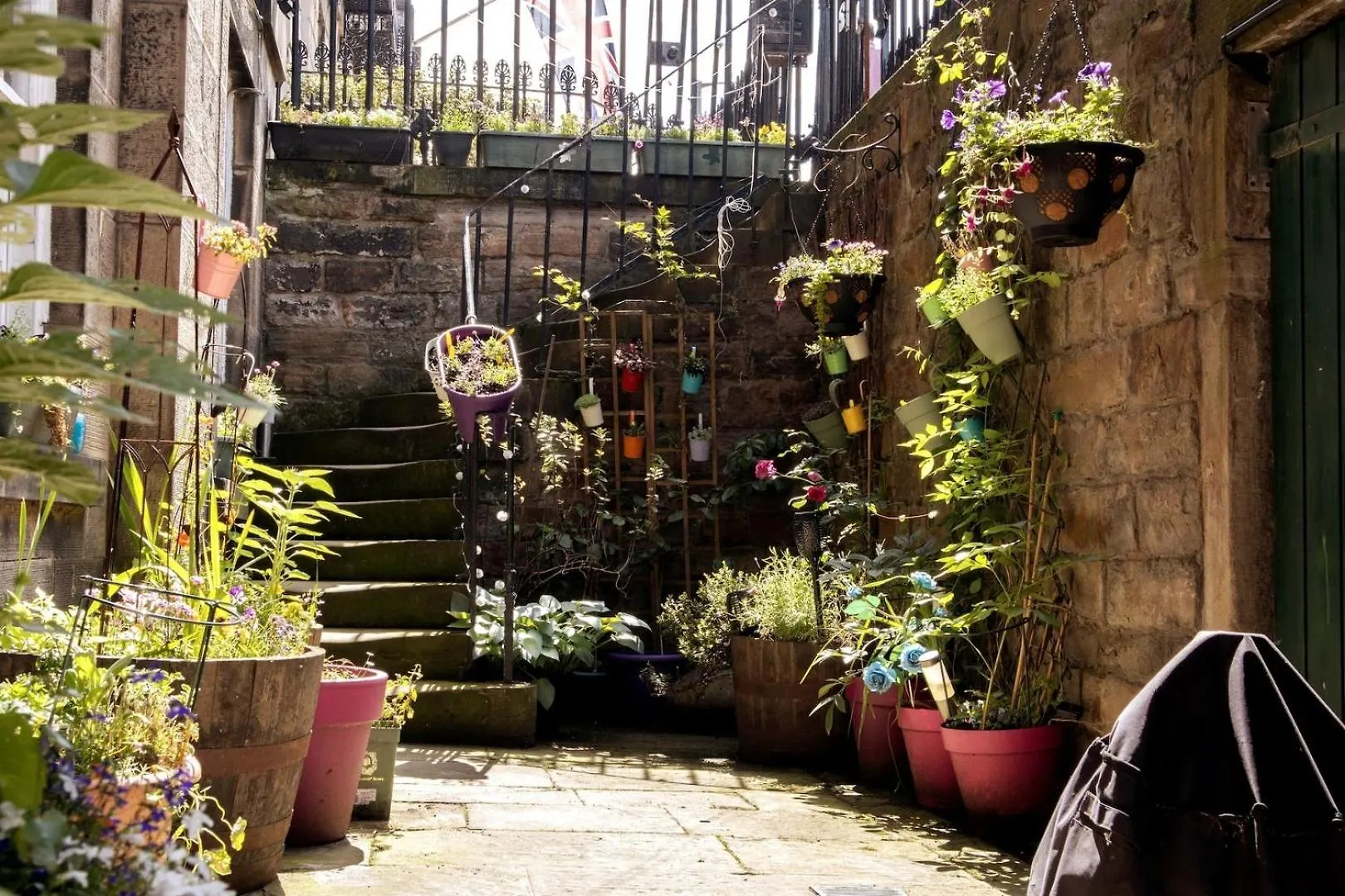شقة Elegant & Sunny 2Bd Basement Stay, Edinburgh!
