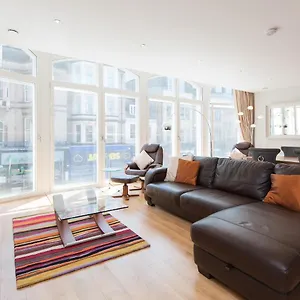 Shandwick - Centre - Sleeps 2 Apartment