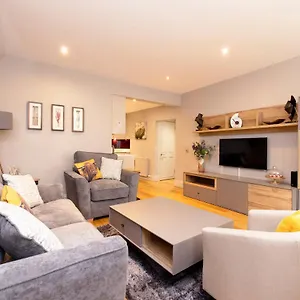 Joivy Splendid Flat Near Castle Apartment