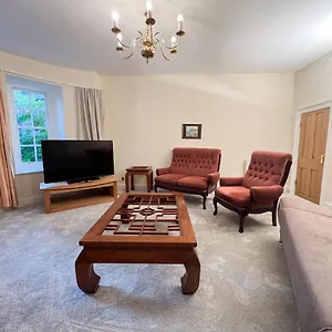 Spacious Flat Sleeps 8 Near Princes Street Edimburgo