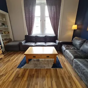 The Victorian - 3 Bedroom Apartment